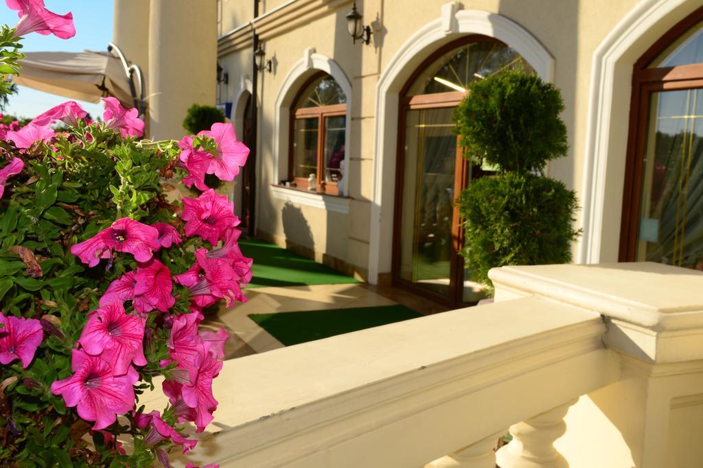 Hotel Palac Akropol لوبلين المظهر الخارجي الصورة